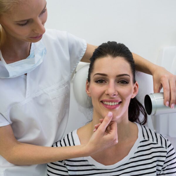 Best Hollywood Smile in Jumeirah |Expert Smile Makeovers & Veneers