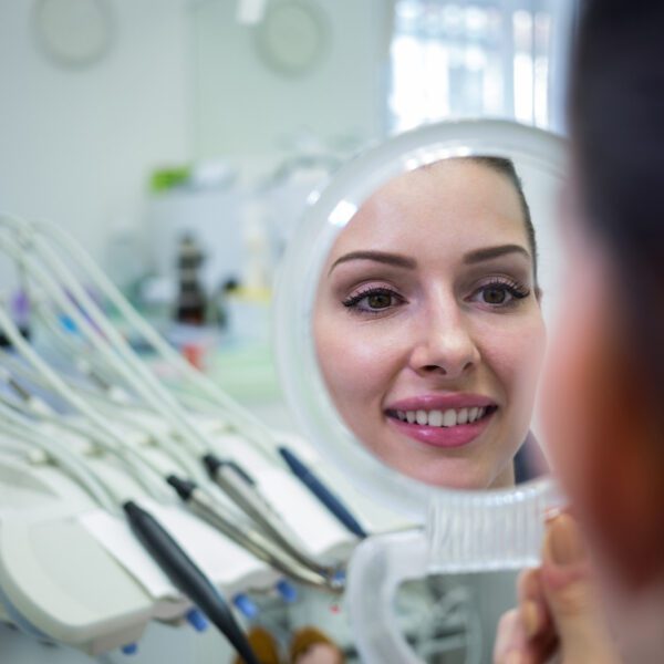 Hollywood Smile Dubai: Benefits, Risks & How to Maintain Results